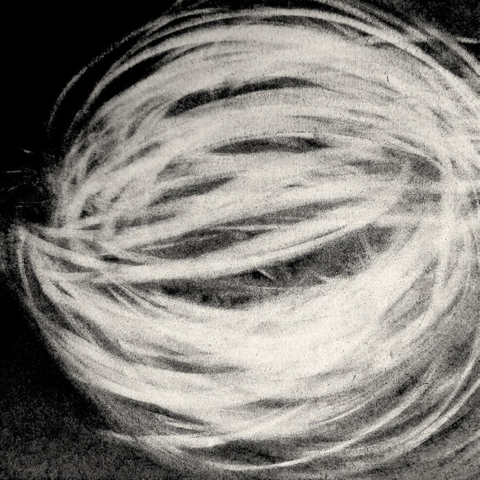 Carole Beugniet, Sans titre, 2024, fusain, 25 x 25 cm 