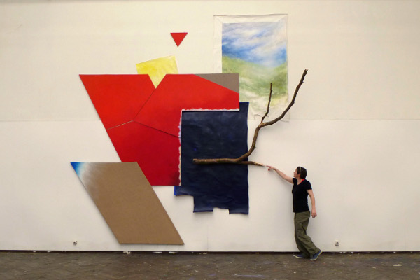 Sophie Legros, sans titre, huile sur toile de lin et sur toile de coton, acrylique sur coton, toile de jute et papier, branche d'arbre, juin 2014.