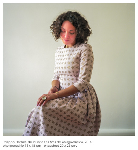 Philippe Herbet, de la série Les filles de Tourgueniev II, 2016, photographie 18 x 18 cm - encadrée 20 x 25 cm.