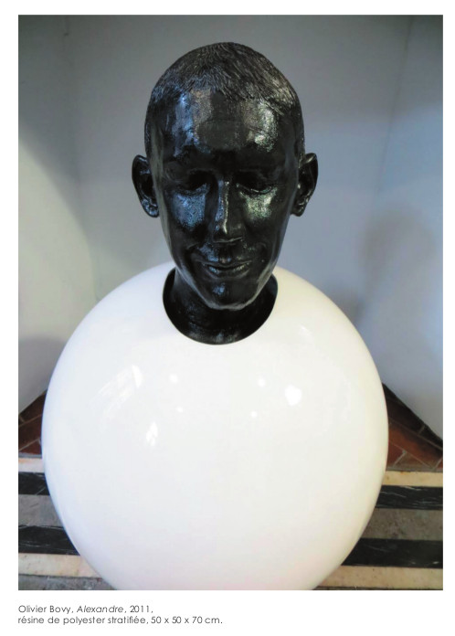 Olivier Bovy, Alexandre, 2011, résine de polyester stratifiée, 50 x 50 x 70 cm.