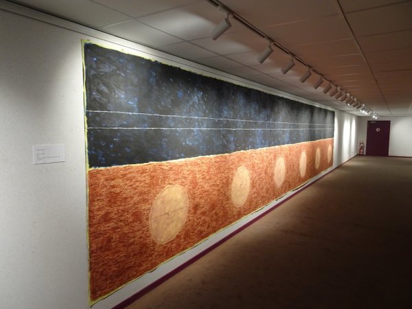 Brigitte Corbisier, La Roue du temps, 2007, triptyque, acrylique au pinceau sur papier canson, 200x 1000 cm.